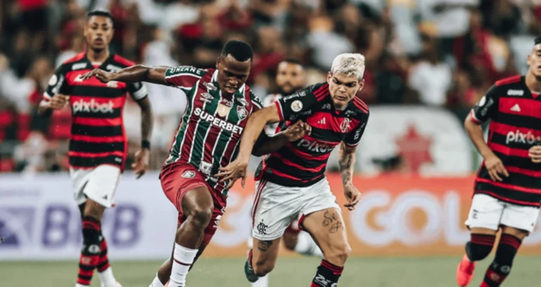FLUMINENSE DERROTA FLAMENGO E CORINTHIANS APLICA GOLEADA SOBRE ATHLETICO-PR NA SÉRIE A