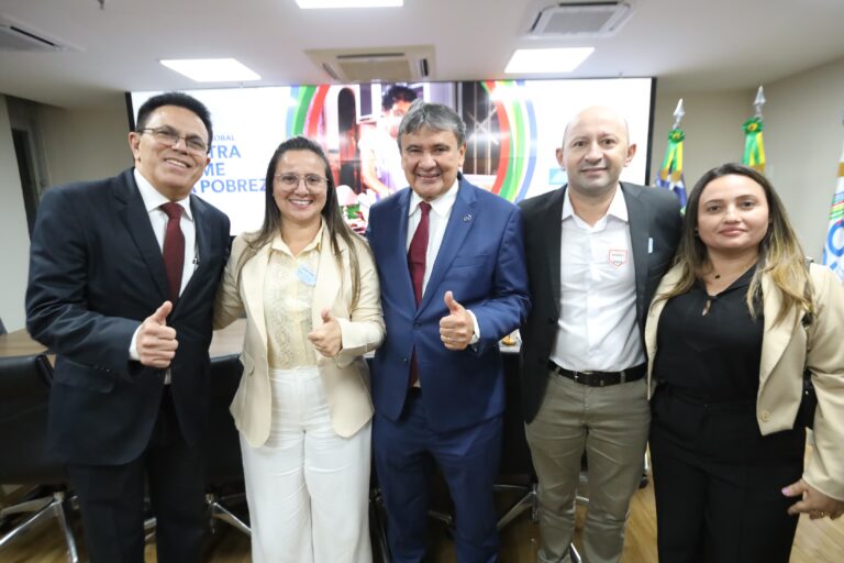 CAPITÃO GERVÁSIO/PI: PREFEITA GABRIELA COELHO PARTICIPA DE SEMINÁRIO EM BRASÍLIA E GARANTE AVANÇOS PARA O MUNICÍPIO