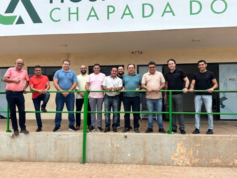 MARCOLÂNDIA/PI: PREFEITO DR. CORINTO RECEBE LIDERANÇAS REGIONAIS EM VISITA AO HOSPITAL BENEFICÊNCIA CHAPADA DO ARARIPE