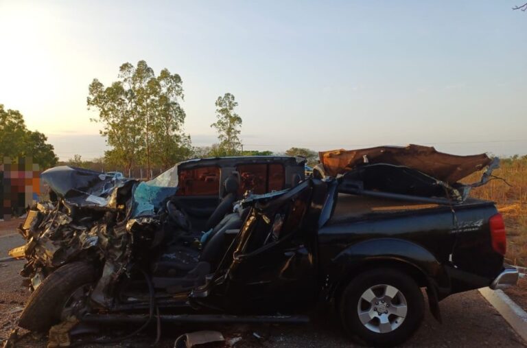 PIRACURUCA/PI- HOMEM MORRE PRESO NAS FERRAGENS APÓS BATER DE FRENTE COM UM ÔNIBUS