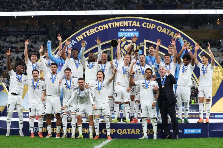 REAL MADRID VENCE PACHUCA POR 3 A 0 E CONQUISTA COPA INTERCONTINENTAL