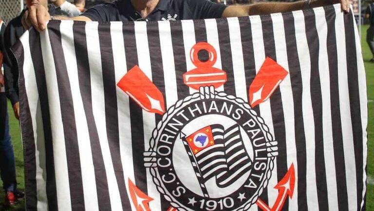 JUIZ DETERMINA SUSPENSÃO DE COBRANÇAS DE DÍVIDAS DO CORINTHIANS
