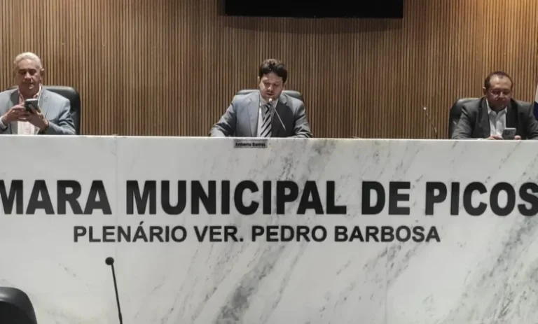 PICOS/PI: CÂMARA MUNICIPAL APROVA CONCESSÃO DO ABONO-FUNDEB PARA PROFISSIONAIS DA EDUCAÇÃO
