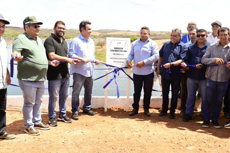 BETÂNIA/PI: SENADOR CIRO NOGUEIRA PARTICIPA DA INAUGURAÇÃO DE BARRAGEM E MARCA HISTÓRIA NA REGIÃO