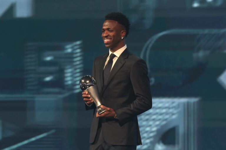 VINÍCIUS JÚNIOR É ELEITO O MELHOR JOGADOR DO MUNDO