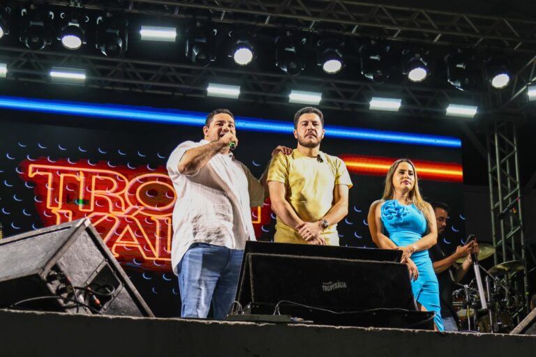 COCAL/PI: PREFEITO DR. CRISTIANO BRITTO REALIZA FESTA DA VITÓRIA