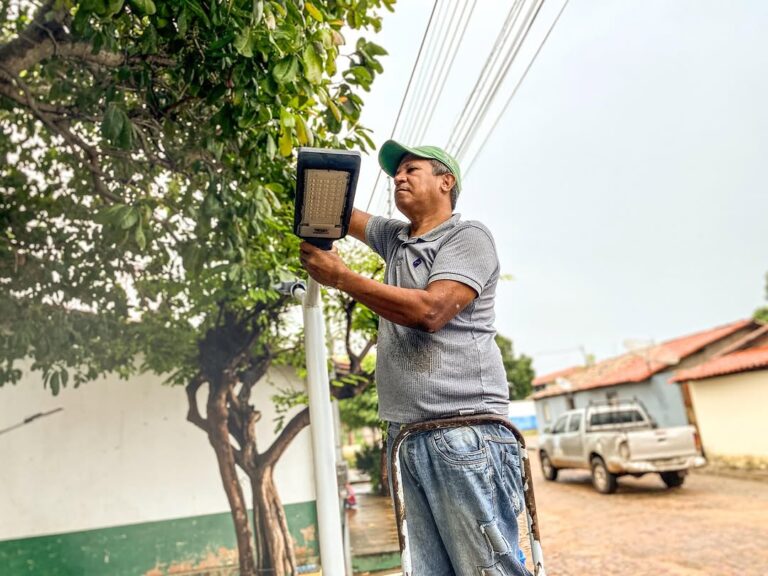 ARRAIAL/PI: PREFEITURA INVESTE NA ILUMINAÇÃO PÚBLICA COM LÂMPADAS DE LED
