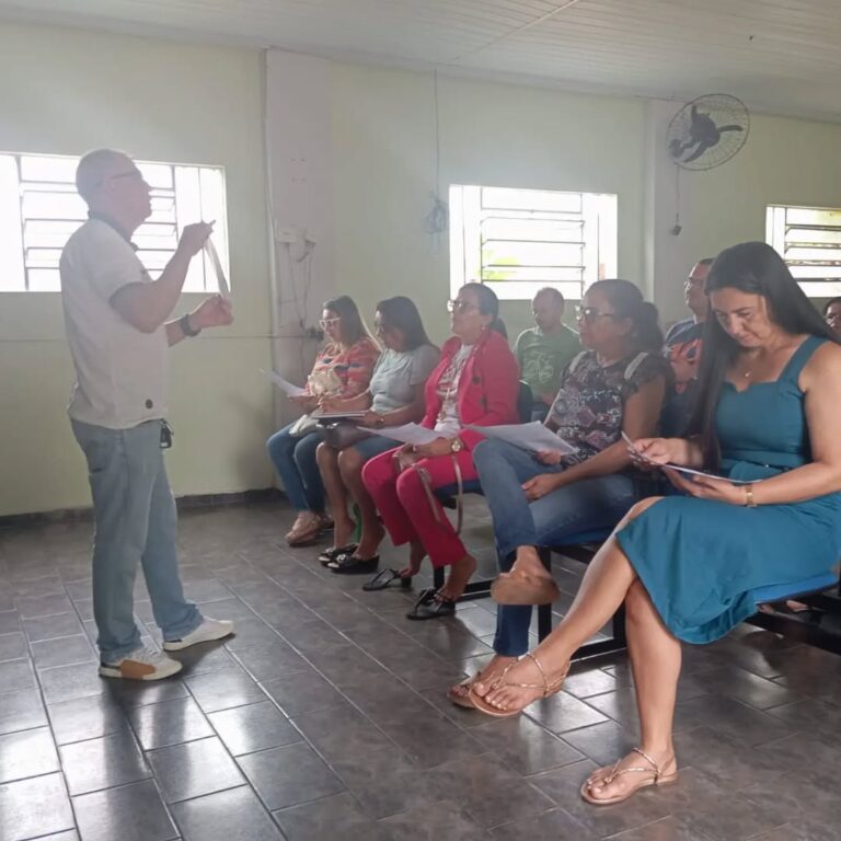 MILTON BRANDÃO/PI: PREFEITURA REALIZA REUNIÃO COM GESTORES E COORDENADORES ESCOLARES