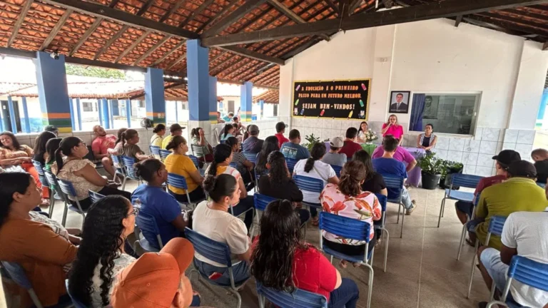 CAXINGÓ/PI: SECRETARIA DE EDUCAÇÃO REALIZA REUNIÃO E FORMAÇÃO PARA SERVIDORES DA REDE MUNICIPAL