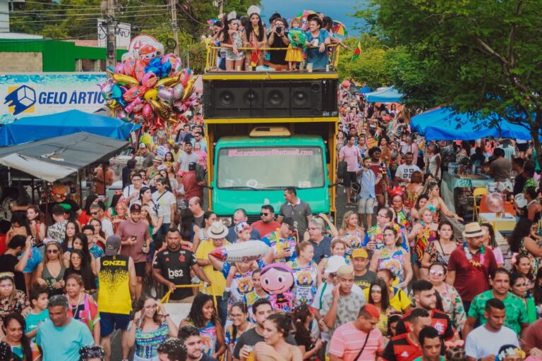 TERESINA/PI: PREFEITO SILVIO MENDES DETERMINA ISENÇÃO DE TAXAS PARA BLOCOS E ESCOLAS DE SAMBA NO CARNAVAL
