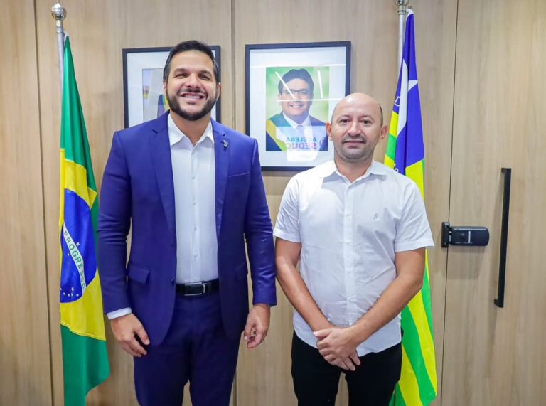 CAPITÃO GERVÁSIO OLIVEIRA/PI: PREFEITO RAIMUNDO COELHO SE REÚNE COM SECRETÁRIO DE EDUCAÇÃO DO ESTADO