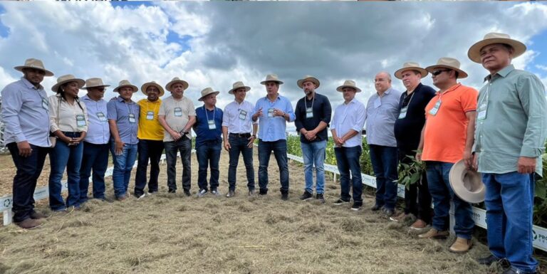 URUÇUÍ/PI: PREFEITO DR. GILBERTO JÚNIOR DESTACA A FORÇA DO AGRONEGÓCIO DURANTE DIA DE CAMPO DA FAZENDA PROGRESSO