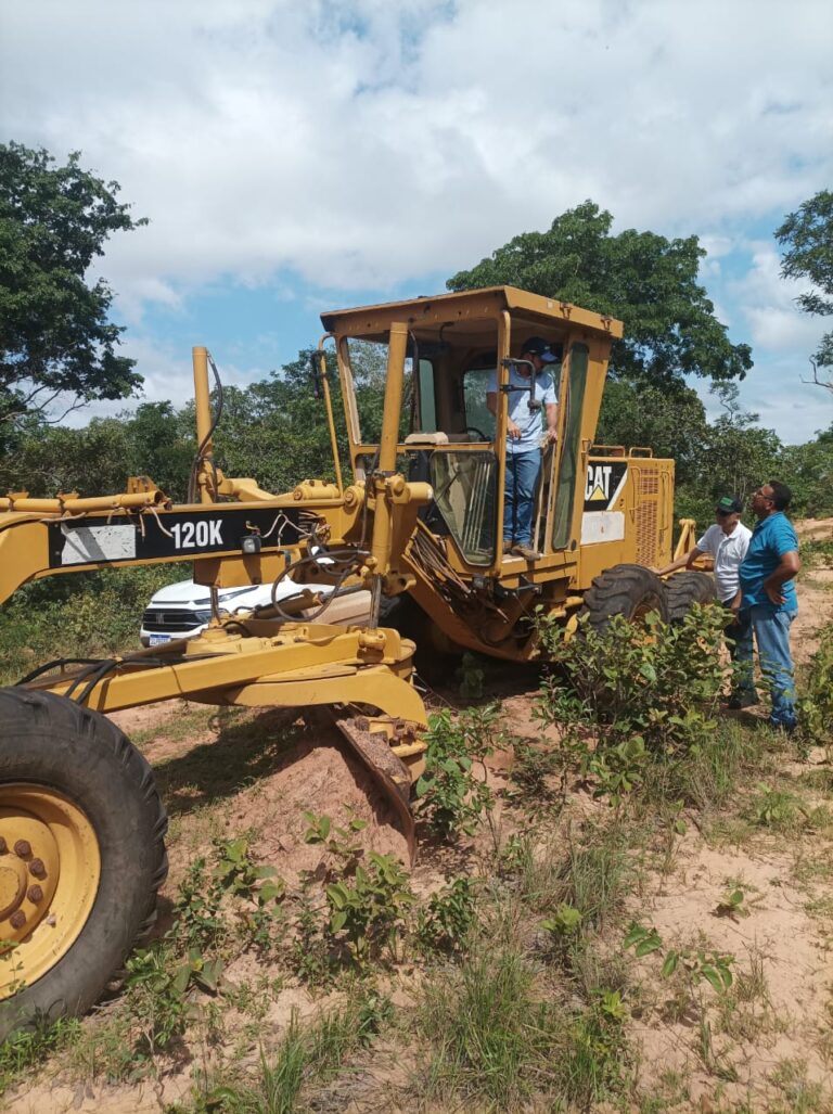 RIBEIRO GONÇALVES/PI: PREFEITO AGAMENON FRANCO REALIZA VISITA TÉCNICA À ZONA RURAL PARA MELHORIAS NAS ESTRADAS