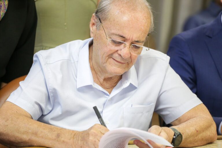 TERESINA/PI: PREFEITO SILVIO MENDES NOMEIA 289 DIRETORES PARA ESCOLAS MUNICIPAIS