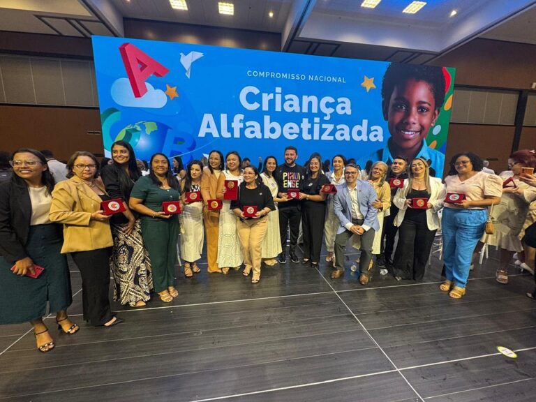 ANTÔNIO ALMEIDA/PI: MUNICÍPIO RECEBE SELO OURO PELO COMPROMISSO COM A ALFABETIZAÇÃO