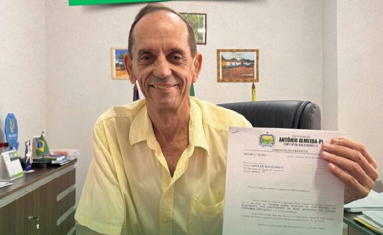ANTÔNIO ALMEIDA/PI: PREFEITO MARCELO TOLEDO ANUNCIA REAJUSTE DE 7% NO PISO SALARIAL DOS PROFESSORES