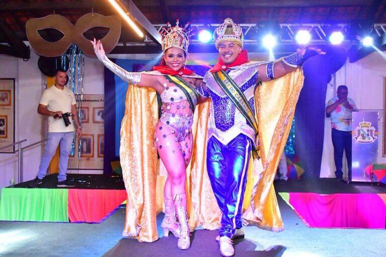 FLORIANO/PI: ELEITOS REI E RAINHA DO CARNAVAL 2025 NO CONCURSO MUNICIPAL