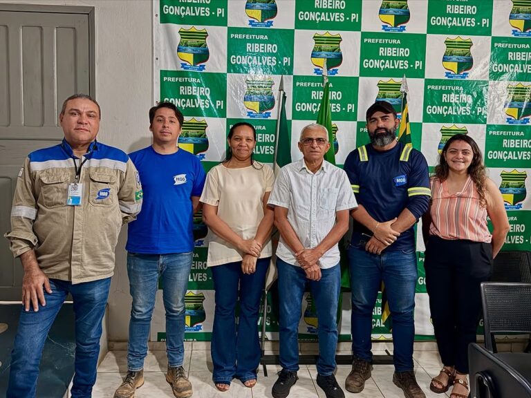 RIBEIRO GONÇALVES/PI: PREFEITO AGAMENON FRANCO DISCUTE ATUALIZAÇÃO DO PLANO DIRETOR EM PARCERIA COM EMPRESA DE ENERGIA RENOVÁVEL