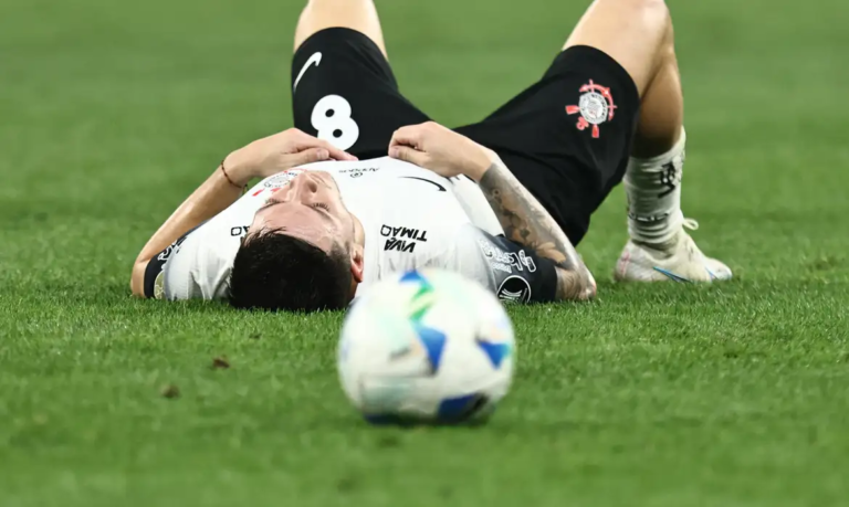 CORINTHIANS É ELIMINADO DA LIBERTADORES MESMO COM VITÓRIA