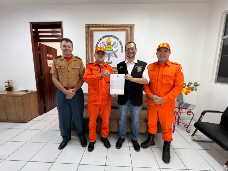 TERESINA/PI: CREA-PI E CORPO DE BOMBEIROS ASSINAM TERMO DE COOPERAÇÃO PARA FORTALECER SEGURANÇA E FISCALIZAÇÃO