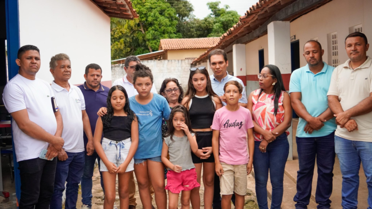 URUÇUÍ/PI: PREFEITO DR. GILBERTO JÚNIOR ANUNCIA MELHORIAS PARA ESCOLA E ESTRADA NA COMUNIDADE SANGUE