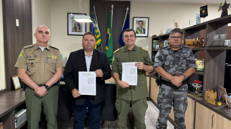 PRESIDENTE DA APPM E COMANDANTE-GERAL DA POLÍCIA MILITAR DISCUTEM CONVÊNIO PARA REFORÇO NA SEGURANÇA DOS MUNICÍPIOS PIAUIENSES