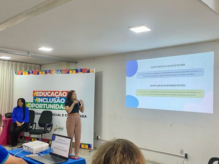ANTÔNIO ALMEIDA/PI: SECRETÁRIA DE ASSISTÊNCIA SOCIAL PARTICIPA DE SEMINÁRIO SOBRE DIREITOS DE PESSOAS COM TRANSTORNO DO ESPECTRO AUTISTA (TEA)