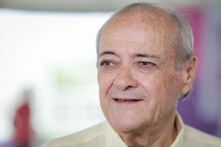 TERESINA/PI: PREFEITO SÍLVIO MENDES SANCIONA LEI QUE PROÍBE MÚSICAS INAPROPRIADAS EM ESCOLAS DE TERESINA
