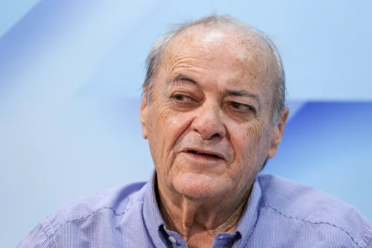 TERESINA/PI: PREFEITO SILVIO MENDES ANUNCIA POSSE DE 940 CONCURSADOS DA SAÚDE