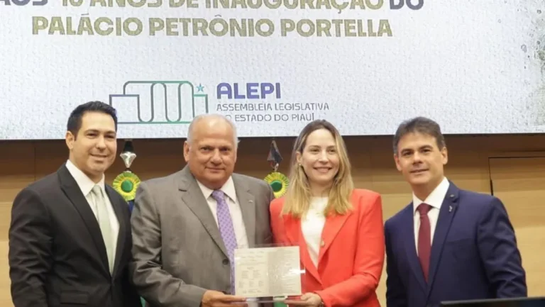 ALEPI: JUAREZ TAPETY É HOMENAGEADO DURANTE COMEMORAÇÕES DOS 40 ANOS DO PALÁCIO PETRÔNIO PORTELLA