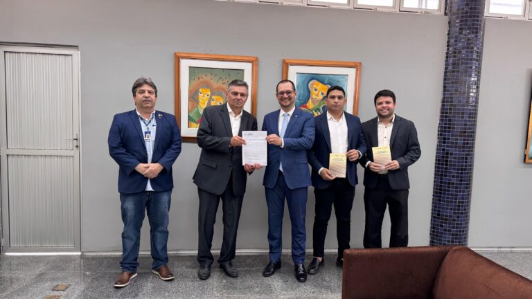TCE-PI E CREA-PI ASSINAM TERMO DE COOPERAÇÃO TÉCNICA PARA QUALIFICAÇÃO DE SERVIÇOS PÚBLICOS