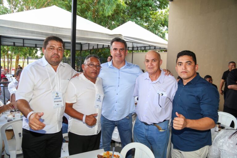 TERESINA/PI: CIRO NOGUEIRA PARTICIPA DE ALMOÇO COM VEREADORES PIAUIENSES EM TERESINA