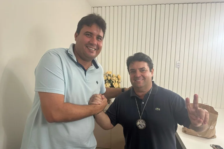 TIAGO JUNQUEIRA CONVIDA DANIEL PEREIRA PARA DISPUTAR O SENADO FEDERAL PELO PL EM 2026