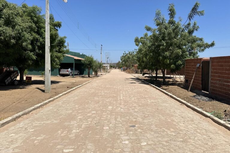 SANTO INÁCIO/PI: MUNICÍPIOS DO VALE DO CANINDÉ RECEBEM INVESTIMENTOS DE R$ 2,8 MILHÕES EM PAVIMENTAÇÃO URBANA