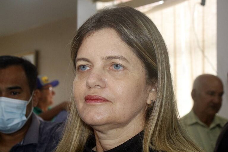 GRACINHA MÃO SANTA NEGA SAÍDA DO PROGRESSISTAS E DIZ QUE AINDA NÃO DECIDIU SOBRE CONVITES