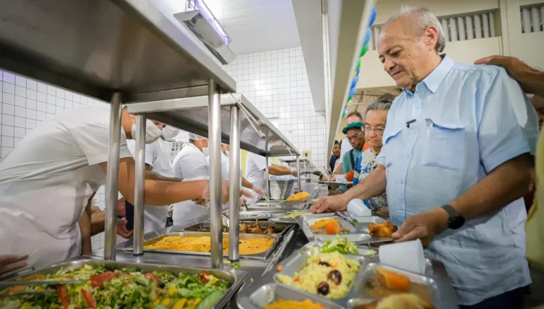 TERESINA/PI: RESTAURANTE POPULAR DE TERESINA É REINAUGURADO POR SÍLVIO MENDES E ELIANE NOGUEIRA