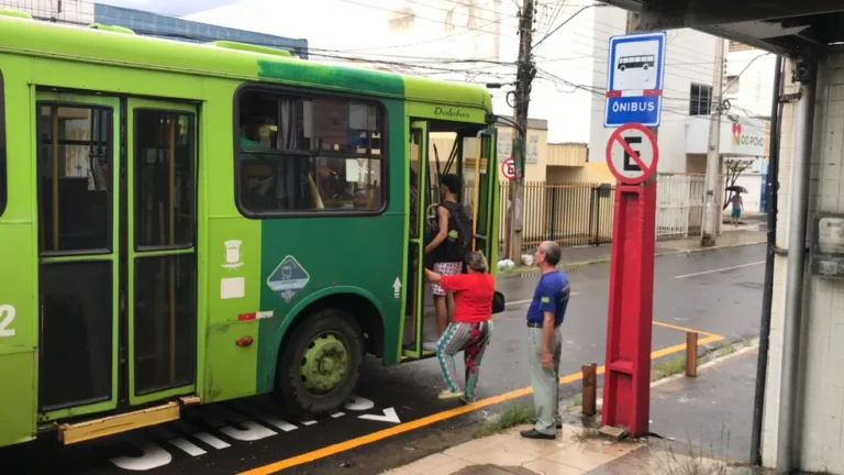 TERESINA/PI: FROTA DE ÔNIBUS SERÁ REDUZIDA  EM TERESINA DURANTE A SEMANA SANTA E FERIADO DE TIRADENTES