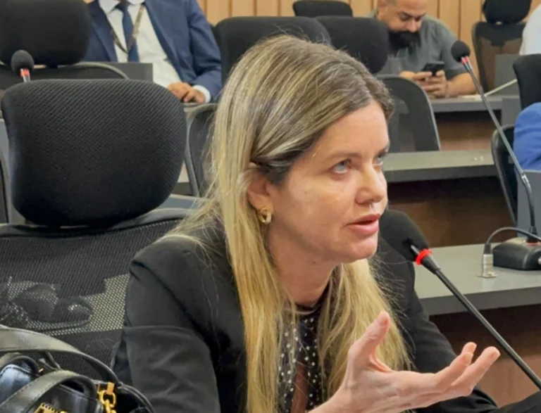 ALEPI: DEPUTADA GRACINHA PROPÕE PROJETO DE LEI QUE FACILITA ISENÇÃO EM CONCURSOS DA UESPI PARA MULHERES DOADORAS DE SANGUE