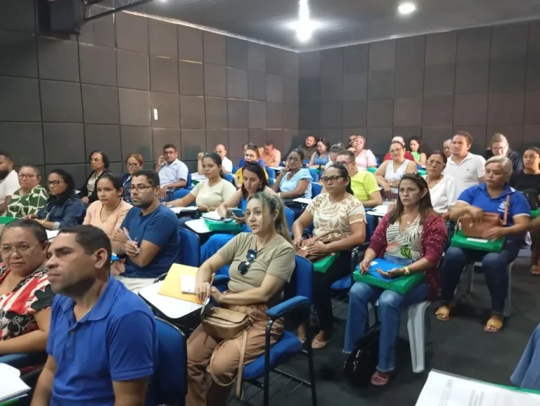 BARRAS/PI: GESTORES ESCOLARES PARTICIPAM DE CAPACITAÇÕES SOBRE MERENDA ESCOLAR E FORTALECIMENTO DA EDUCAÇÃO EM BARRAS
