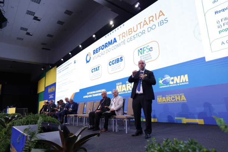 REFORMA TRIBUTÁRIA: CNM ESCLARECE PRINCIPAIS ASPECTOS DO IBS A GESTORES MUNICIPAIS DURANTE A MARCHA A BRASÍLIA