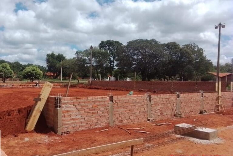 BARRA D’ALCÂNTARA/PI: LOCALIDADE POR ENQUANTO RECEBE A OBRA DE UMA QUADRA