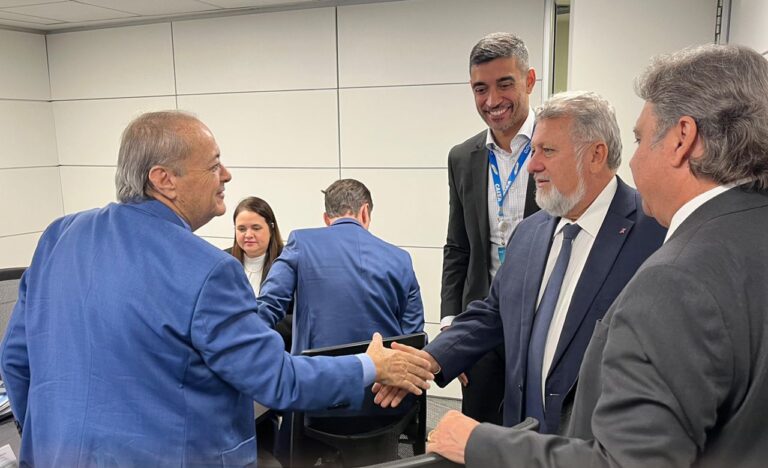 BRASÍLIA/DF: SILVIO MENDES TRATA DE RENEGOCIAÇÃO DE DÍVIDAS COM A CAIXA EM BRASÍLIA