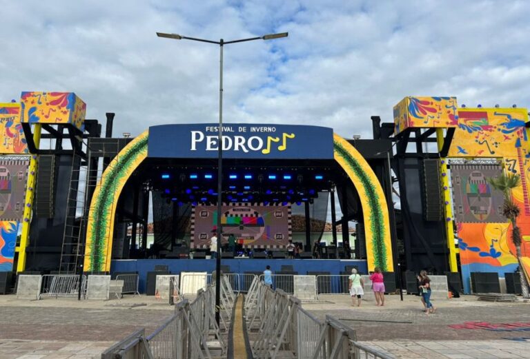 PEDRO II/PI: PRIMEIRA NOITE DO FESTIVAL DE INVERNO ATRAI GRANDE PÚBLICO