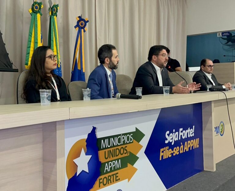 TERESINA/PI: PREFEITOS SE REÚNEM PARA TIRAR DÚVIDAS SOBRE SANEAMENTO BÁSICO NOS MUNICÍPIOS