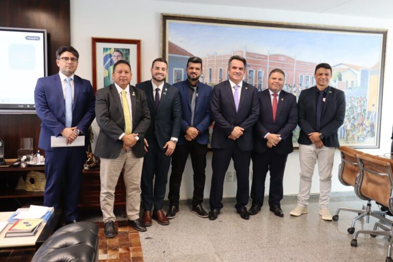 BRASÍLIA/DF:PREFEITOS TRATAM DE BENEFÍCIO PARA CIDADES DO PI COM CIRO NOGUEIRA