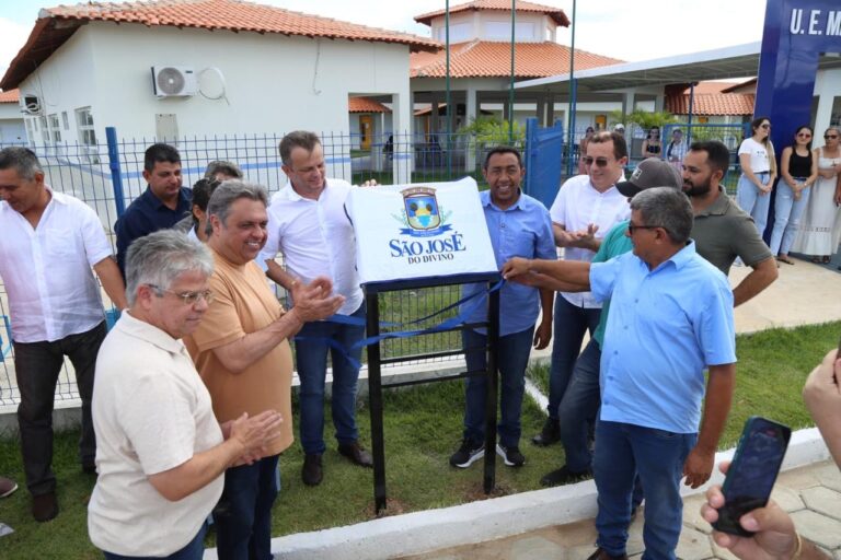 SÃO JOSÉ DO DIVINO/PI: POPULAÇÃO RECEBE OBRAS DE INVESTIMENTO DO SENADOR CIRO NOGUEIRA