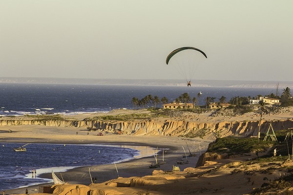CEARÁ: TURISMO SUSTENTÁVEL NA ROTA DAS FALÉSIAS