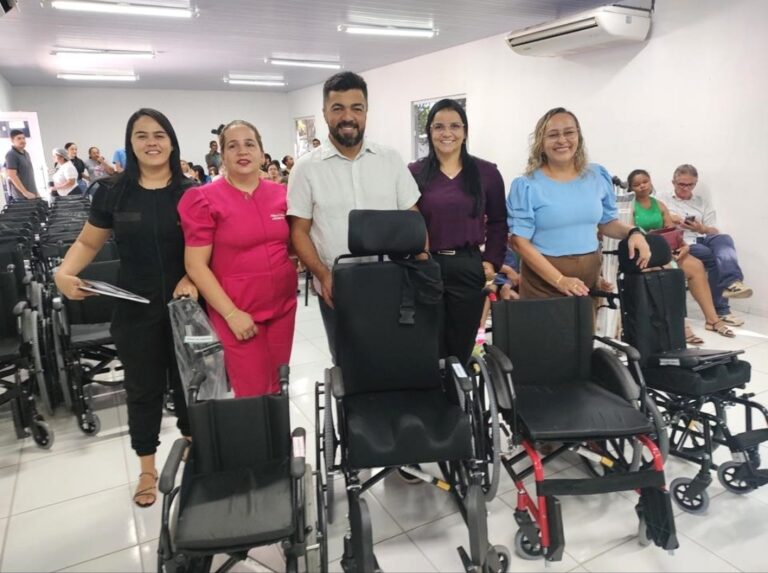 GUADALUPE/PI: 100 ITENS SÃO ENTREGUES A MORADORES COM DEFICIÊNCIA