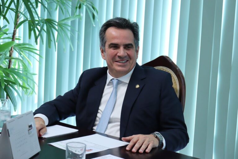 SENADOR DESTINA 1 BILHÃO PARA SAÚDE NO PIAUÍ