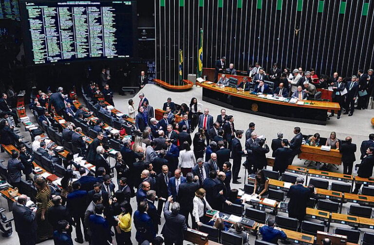 BRASÍLIA/DF: CÂMARA APROVA REGIME DE URGÊNCIA PARA ISENÇÃO DE IMPOSTO DE RENDA EM SALÁRIOS DE ATÉ R$ 5 MIL